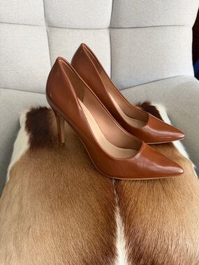 TOP Moda Women's Pointed Toe Patent Heels in Cognac Brown